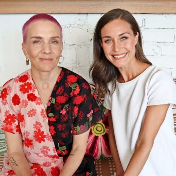Maria Veitola kutsuu uudessa ohjelmassaan julkkiksia kotiinsa kyläilemään. Maria Veitola kutsuu uudessa ohjelmassaan julkkiksia kotiinsa kyläilemään.