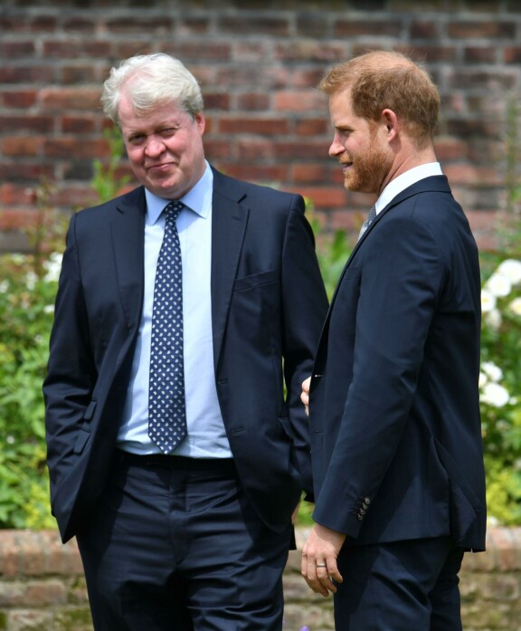 Harry keskusteli vakavasta aiheesta prinsessa Dianan Earl -veljen kanssa vieraillessaan Iso-Britanniassa.