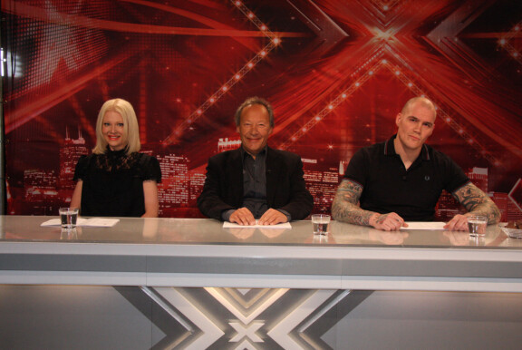 Lindan kollegoina vuoden 2010 X-Factor Suomen tuomarina olivat hiljattain edesmennyt musiikkialan vaikuttaja Gugi Kokljuschkin ja radiopersoona Renne Korppila.