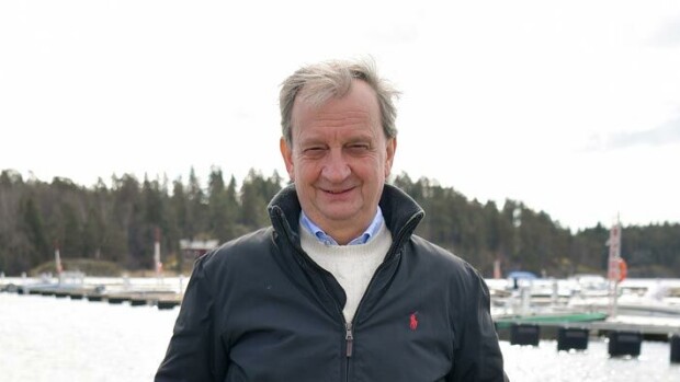 Lähes miljoonan hintapyyntö! Hjallis Harkimon kesämökin myynti-ilmoitus herätti hilpeyttä – ex-omistaja ihmettelee ratkaisua Hjallis Harkimo