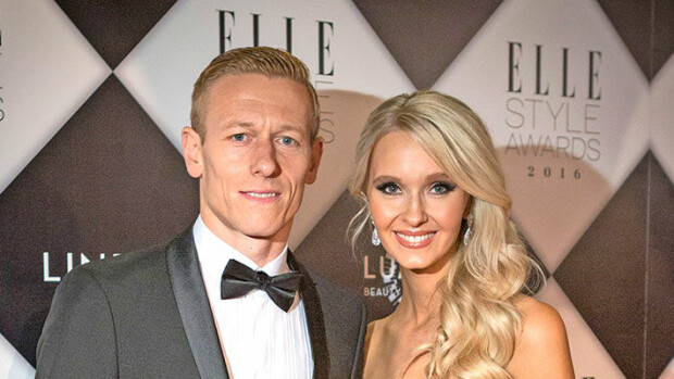 Suosikkibloggaaja Metti Forssell julkaisi suloisen kuvan miehestään Mikaelista ja perheen lapsista: 'Paras asia, jonka tiedän' Metti Forssell Mikael Forssell