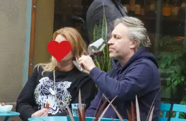 Rakkaus roihuaa! Kape Aihinen romanttisella dinnerillä salatun kultansa kanssa – kuvat!