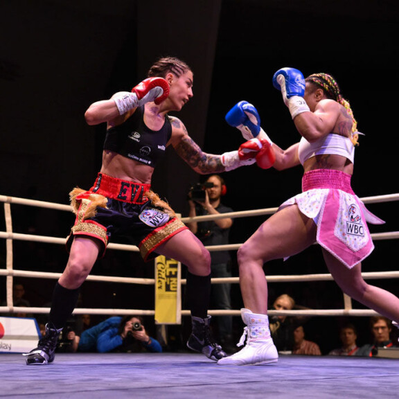 Eva tyrmäsi vastustanjsa kolme kertaa ammattilaisena.; 20180406, Helsinki Nyrkkeilyn No Excuses Fight Night -tapahtuma Kulttuuritalolla Ari Lahti / All Over Press