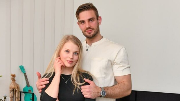 Rakkaus roihahti uimarannalla! Missikaunottaren kanssa seurusteleva Mr. Finland -kisaaja Lauri Mäntysalo mustasukkaisuudesta: Nakuilu on osa työtä! Essi Tähkä ja Lauri Mäntysalo