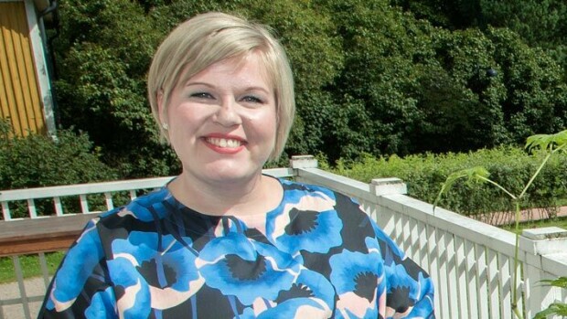Suihkulähde ja oma terassi! Näin keskustalainen ministeri Annika Saarikko asuu demari-Erkkinsä kanssa – kuvat! Annika Saarikko