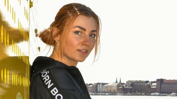 Somevaikuttaja Karoliina Tuominen hylkäsi unelma-ammattinsa: Tienaan enemmän kuin lääkärinä! Karoliina Tuominen