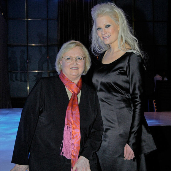 Ulla Eklund ja Linda Lampenius. Linda Lampenius ja Ulla Eklund