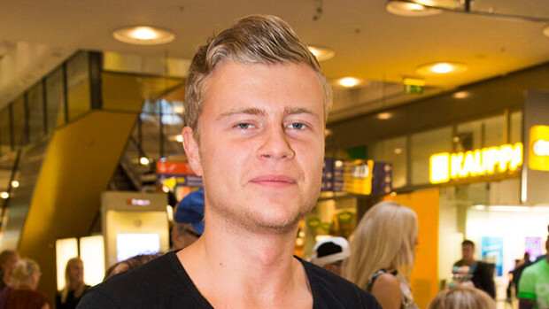 Söpöysvaroitus! Pokerihai Jens Kyllönen julkaisi ihastuttavat vauvakuvat somessa - katso! Jens kyllönen