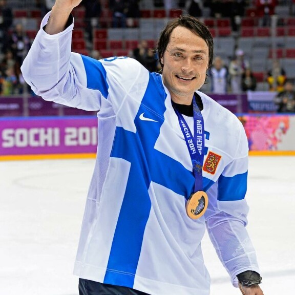 Tokion keikka on Kaj Kunnaksen 15:nnet olympialaiset: Itkin Teemu Selänteen kanssa, Magic Johnson teki oharit Teemu Selänne