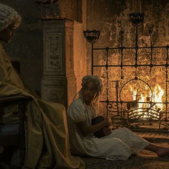 Mitä ihmettä? House of the Dragonin kuudennessa jaksossa tapahtuu valtava aikahyppy – naisnäyttelijät vaihtuvat Lapsia on