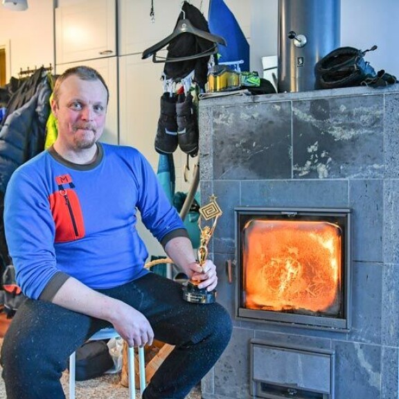 Ylen Eränkävijöistä tutusta tv-kalastajasta Aki Huhtasesta ei ole kuulunut hetkeen pihaustakaan, ei edes kotikunnillaan. Ylen Eränkävijöistä tutusta tv-kalastajasta Aki Huhtasesta ei ole kuulunut hetkeen pihaustakaan, ei edes kotikunnillaan.