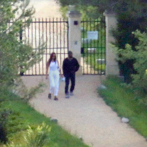 Ensimmäiset yhteiskuvat julki! Kanye West ja Irina Shayk salaisella lomalla – Kanyen avioero yhä kesken! Kanye West ja Irina Shayk