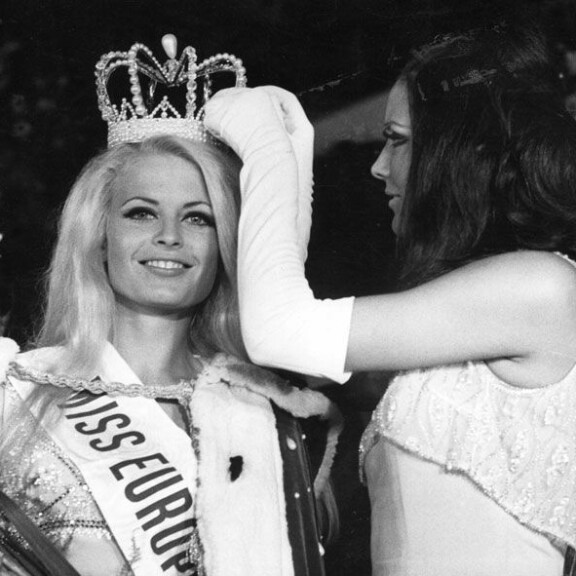 Leena Brusiin kruunattiin Miss Euroopaksi vuonna 1968. Leena Brusiin kruunattiin Miss Euroopaksi vuonna 1968.