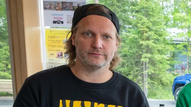 Auto paloi poroksi! Radio Rockin Kim Sainion hurja juhannusmuisto: Ennalta suunnittelematonta viihdettä! Kim Sainio