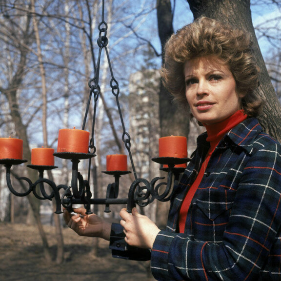 Leena Brusiin kuvattuna vuonna 1974. Leena Brusiin kuvattuna vuonna 1974.