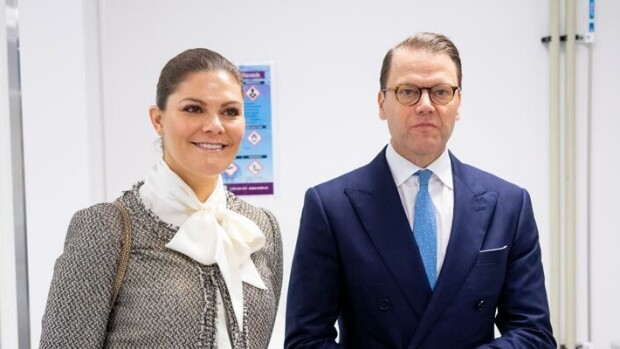 Prinsessa Estelle aloitti uuden harrastuksen - Victoria ja Daniel eivät päässeet seuraamaan otteluita Victoria ja Daniel