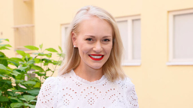 Missikaunotar Krista Lanning paljasti rintansa: yläosaton pulahdusvideo häkellytti somessa - nännikatumus iski! Krista Lanning