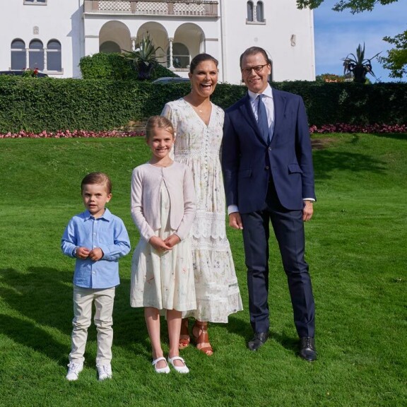 Victoria ja Daniel suunnittelevat viettävänsä viikonloppuja ja lomiaan Tukholman saaristoon nousevassa lomakodissaan. Victoria ja Daniel suunnittelevat viettävänsä viikonloppuja ja lomiaan Tukholman saaristoon nousevassa lomakodissaan.