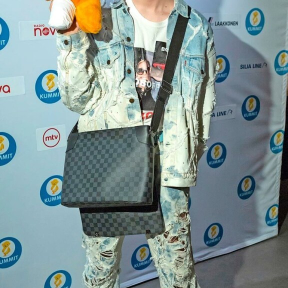 Viikon Kääk!-juorut: Liian lyhyt minihame oli tehdä tepposet – Markus ”Romutransu” Kuotesaho vilautteli kummitusjunassa Cledos