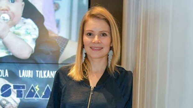 Lemmenpesä keskellä työmaata! Näyttelijäkaunotar Pamela Tola löysi uuden kodin ja miehen Pamela Tola