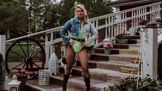 Vain elämää: Erika Vikman paljastaa yrittäneensä iskeä Redramaa: ”Voisiko saada uusinnan?” erika vikman