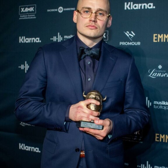 Gettomasan albumi Diplomaatti palkittiin Emma-gaalassa vuoden 2019 parhaana rap/RnB -albumina. Gettomasan albumi Diplomaatti palkittiin Emma-gaalassa vuoden 2019 parhaana rap/RnB -albumina.