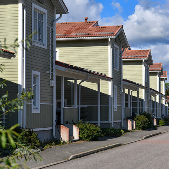 Riikka asuu perheensä kanssa mukavassa omakotitalossa rauhallisella pientaloalueella. riikka