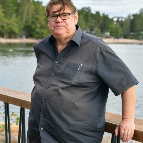 Uskonto on Timo Soinille tärkeä asia. - Rukoilen päivittäin, Timo kertoi. Timo Soini