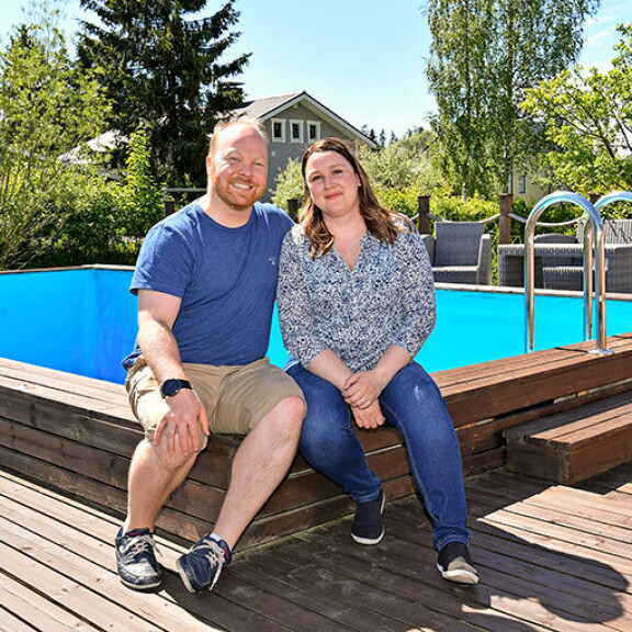 Villeä ja Anniinaa yhdistää samanlainen huumorintaju. Ensi-treffit alttarilla -sarjassa reipas pari oli katojien suosikkeja. ensitreffit