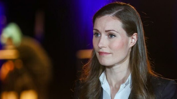 Sanna Marin yllätti! Pääministeri baarissa pilkkuun asti – kuva Seiskassa! Sanna Marin