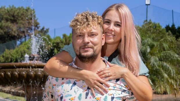 Eveliina Uosukainen löysi Daniel ”Bile-Dani” Lehtosesta herttaisen miehen – ”Ihastuin kusipäihin ja luonnevikaisiin” Daniel Lehtonen ja Eveliina Uosukainen