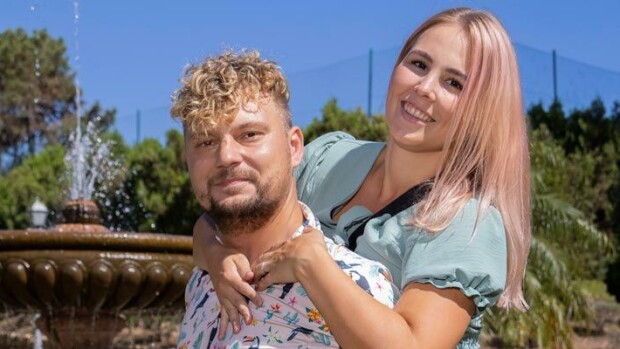 Koronasotku tuhosi häät! Daniel ”Bile-Dani” Lehtosella kaksi vaihtoehtoa viedä Eveliina-rakas vihille Daniel Lehtonen ja Eveliina Uosukainen