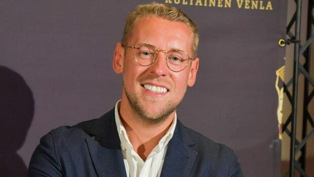 Salakuvat! Kiinteistömoguli Andrei Koivumäki kiehnäsi näyttävän blondin kainalossa - näin liikemies kommentoi Andrei Koivumäki