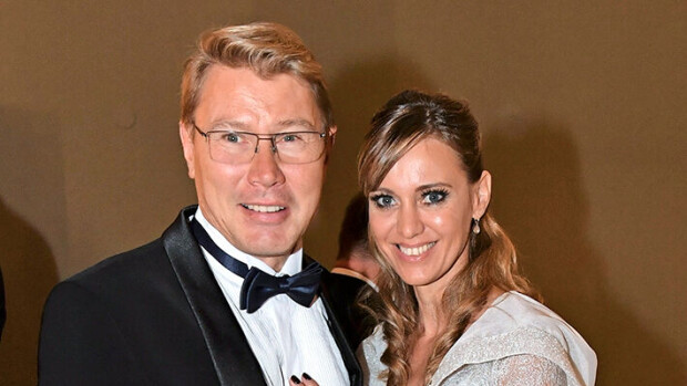 Lempi roihuaa! Näin superhehkeä Marketa Häkkinen vannoo rakkauttaan Mikaan - kuvat mika ja marketa häkkinen