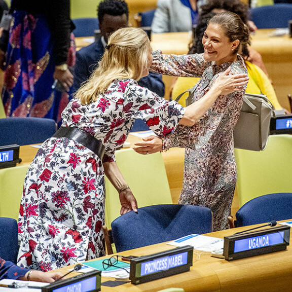 Vuonna 2018 Mabel ja Ruotsin kruununprinsessa Victoria kohtasivat YK:n yleiskokouksessa New Yorkissa. Hollannin prinsessa Mabel ja Ruotsin kruununprinsessa Victoria