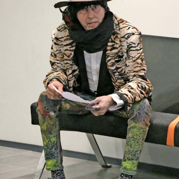 Lokakuussa 60 vuotta täyttävällä Hanoi Rocks -legendalla on ystävien mukaan elämänsuunta hukassa. Lokakuussa 60 vuotta täyttävällä Hanoi Rocks -legendalla on ystävien mukaan elämänsuunta hukassa.