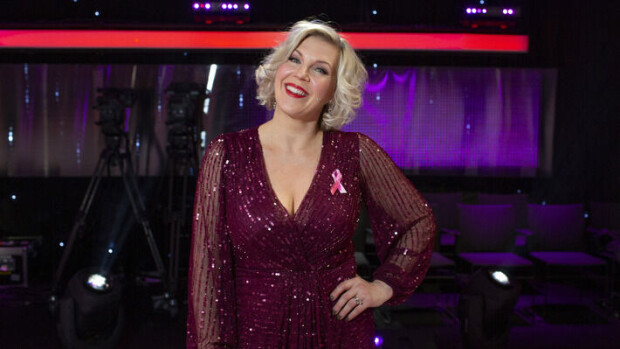 Vau, Vappu Pimiä yllättää seuraajansa nakukuvalla: 'En ole suuri uimapukujen ystävä' Vappu Pimiä