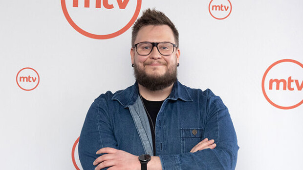 Putous-ohjaajan pestissä aloittava Mikko Penttilä paljastaa: ”Niina Lahtinen jakoi minulle suurta viisauttaan” – pitivät siirtymäriitin! Mikko Penttilä