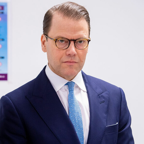 Siniverisillä on omat vaivansa - tiesitkö, että kruununprinsessa Victoria kärsii harvinaisesta häiriöstä ja Tanskan kuningattarella on heikot polvet? Ruotsin prinssi Daniel