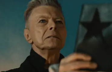 Bowie etsi väsymättä vastauksia – koomasta herännyt ohjaaja Brett Morgen teki rock-legendasta dokumentin Moonage Daydream