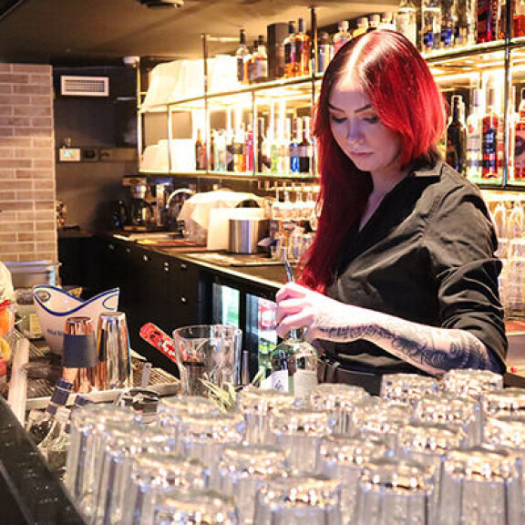 Thorin ja Lauran suhde sai alkunsa Afterski-kaudelta. ex and the city laura