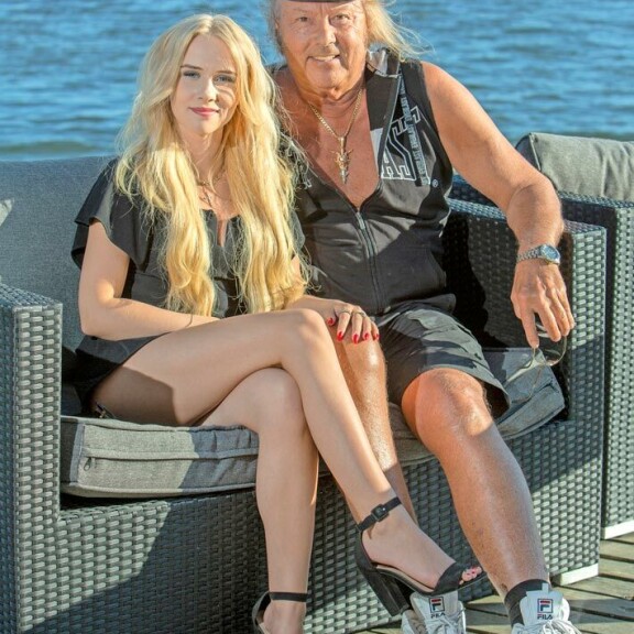 Helmi Loukasmäki ja Danny löysivät yhteisen sävelen toissa kesänä ja viihtyivät yhdessä myös viime kesänä. Helmi Loukasmäki ja Danny löysivät yhteisen sävelen toissa kesänä ja viihtyivät yhdessä myös viime kesänä.