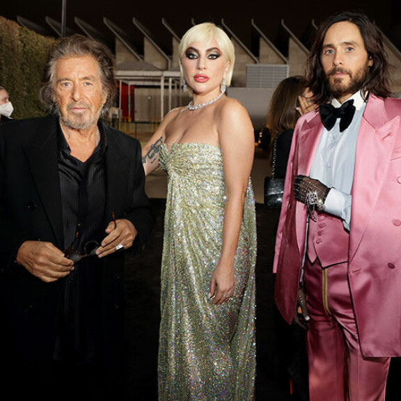 House of Gucci -elokuvan tähtikaarti Al Pacino, Lady Gaga ja Jared Leto poseerasi gaalassa viime marraskuussa Los Angelesissa. Al Pacino, Lady Gaga ja Jared Leto