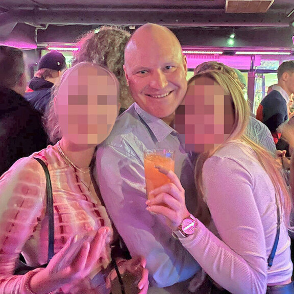 Katso kuva! Kalle Palander biletti vieraassa naisseurassa - samalla Riina-Maija juhli omia synttäreitään Kalle Palander