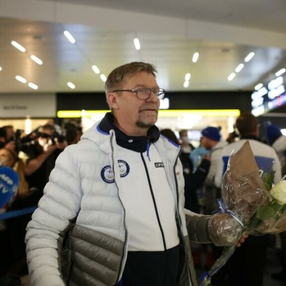 Kultakoutsi Jukka Jalonen oli osannut juhlistaa Leijonien ensimmäistä olympiakultaa. Jukka Jalonen oli osannut juhlistaa Leijonien ensimmäistä olympiakultaa.