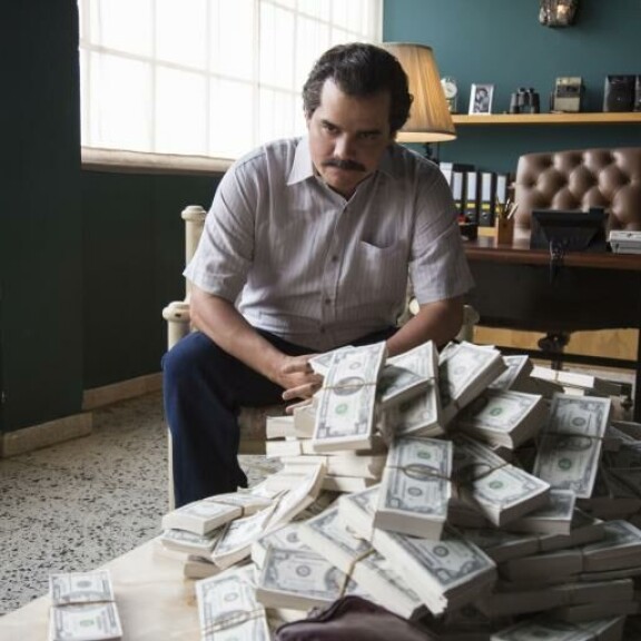 Brasilialainen Wagner Moura sai valtavasti ylistystä roolistaan maailman kuuluisimpana huumeparonina. Narcos