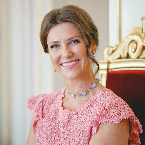 Norjan kuningaspari Harald ja Sonja keskeytti lomamatkansa - näin siniveriset reagoivat Ukrainan sotaan Norjan prinsessa Märtha Louise