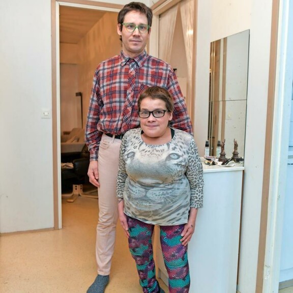 Juha-Pekka Vainio on seissyt Minnan tukena niin hyvinä kuin huonoina vuosina. – Yhdessä tässä eletään ja tuetaan toisiamme, Juha-Pekka sanoo. Juha-Pekka Vainio on seissyt Minnan tukena niin hyvinä kuin huonoina vuosina. – Yhdessä tässä eletään ja tuetaan toisiamme, Juha-Pekka sanoo.