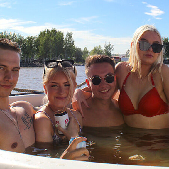 Illan bileisiin otettiin vauhtia saunalautalta. Ex and the city