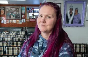 Heli Palsanmäki hämmentyy Etupenkin Erkin toiminnasta: "Ei täällä ole kukaan ennen..."